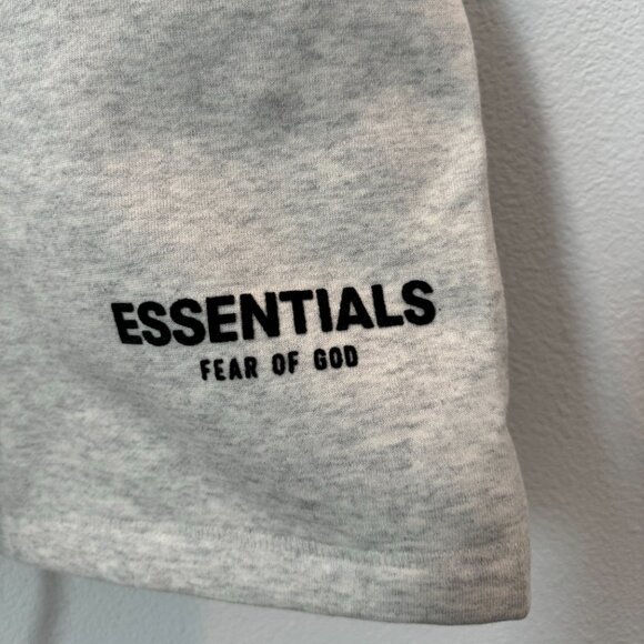 Fear of God Essentials Shorts Essentials - Picture 2 of 3